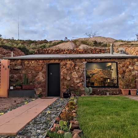 White Cliffs Accommodation -Daybreak Dugout - Unique Cave House 外观 照片