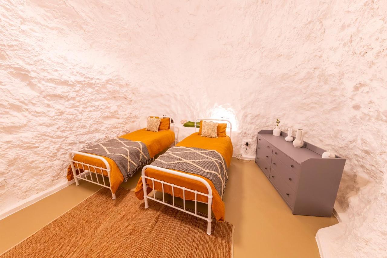 White Cliffs Accommodation -Daybreak Dugout - Unique Cave House 外观 照片